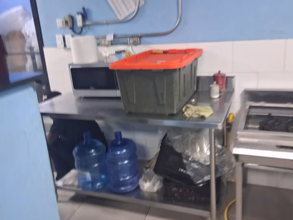 Se vende cafetería operando en ubicación privilegiada foto 3