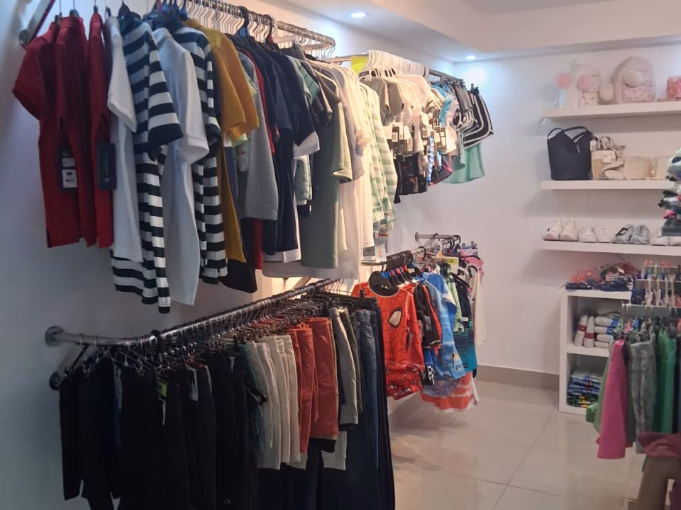 Oportunidad de Inversión: Boutique de Estreno en la Av. Winston Churchill foto 2